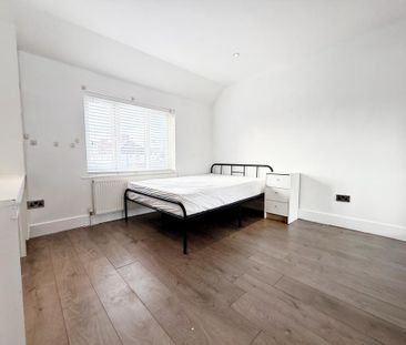 House share to rent - Photo 2