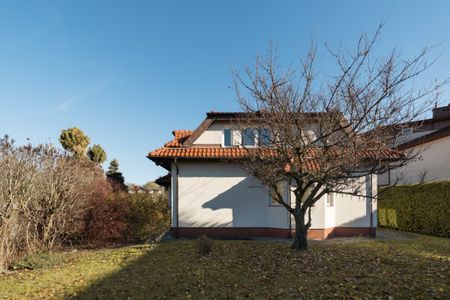 Dom z ogrodem na Kabatach - Zdjęcie 3