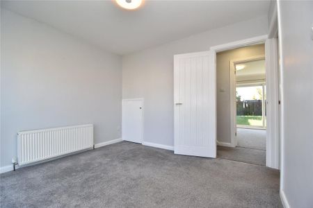 3 bedroom semi-detached house to rent - Photo 4