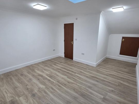 3 bedroom flat to rent - Photo 1