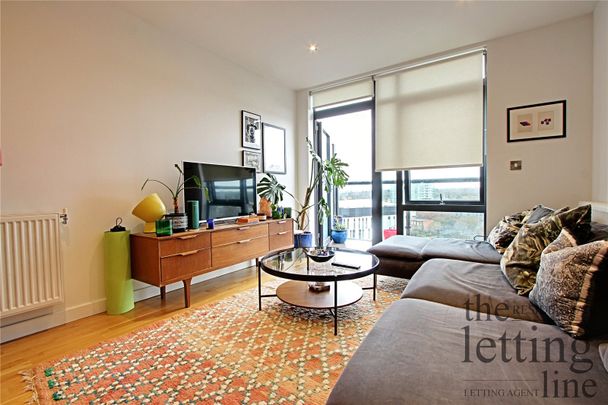 Dunstan Mews, Enfield, EN1 1GF - Photo 1
