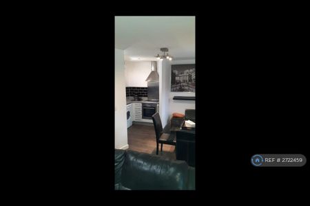 2 bedroom flat to rent - Photo 4