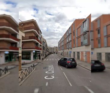 Room in a shared 6-bedroom apartment for rent in Guindalera, no pets allowed - Photo 1