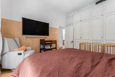 Character, Charm & Contemporary Comfort! - Photo 5