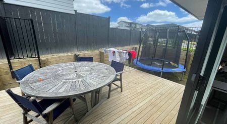 3bd house, Viewing at 11:30 am, Saturday, 29th Nov - Photo 2