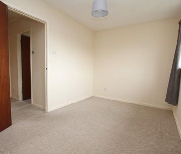 2 bedroom semi-detached house to rent - Photo 4