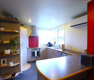 62 Barrington Drive - Photo 2