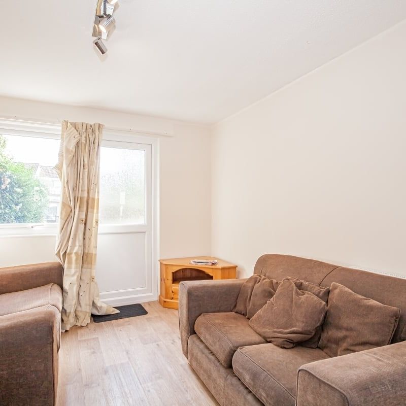 John Snow Place, Headington - Photo 1