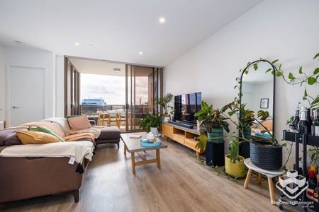 Level 13, City and River Views - Photo 3