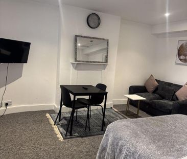 1 bedroom house of multiple occupation to rent - Photo 5