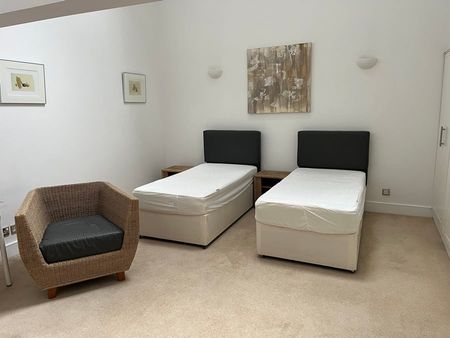 3 Bed Flat, Morrison Street, G5 - Photo 2