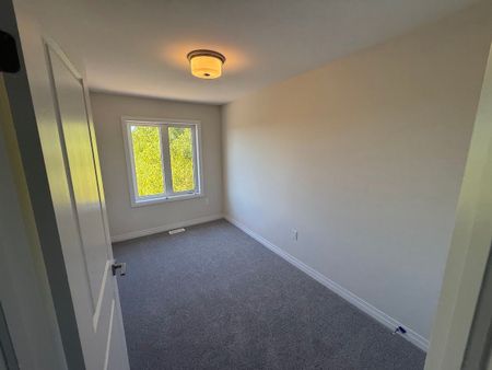 For Lease - 660 Colborne Street Unit# 41, Brantford, Ontario - Photo 3