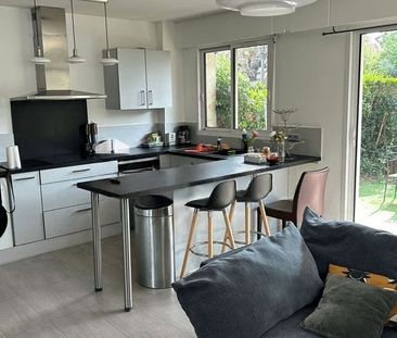 Location Appartement 3 pièces 68m² ST MAUR DES FOSSES 94100 - Photo 1