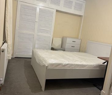 Room in a Shared House, Riverside Road, E15 - Photo 4