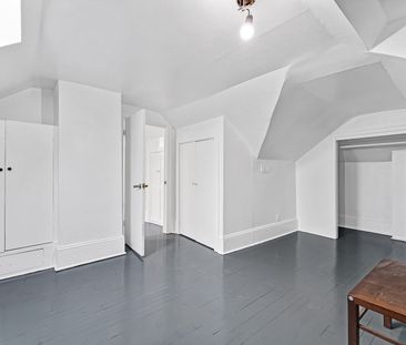 240 Blackburn, Sandy Hill, Ottawa, ON - Photo 2