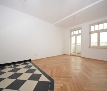 Hochwertig sanierte Dachgeschoss-Wohnung mit Fußbodenheizung und Ba... - Photo 1