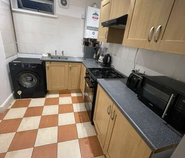 Room in a Shared Flat, Woodland Terrace, SE7 - Photo 2