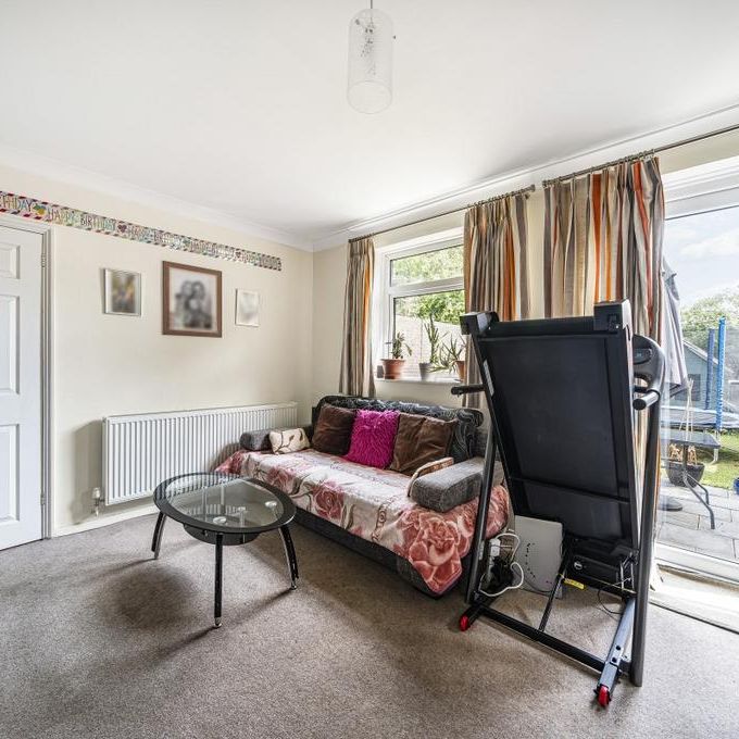 3 bedroom end of terrace house to rent - Photo 1