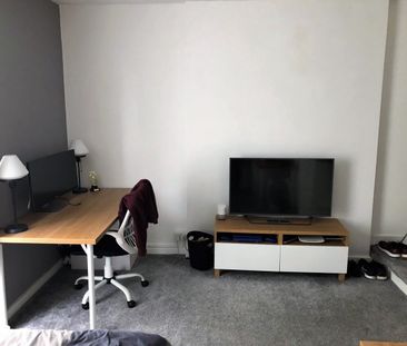 6 Bed Semi-Detached House, Upperthorpe, S6 - Photo 5