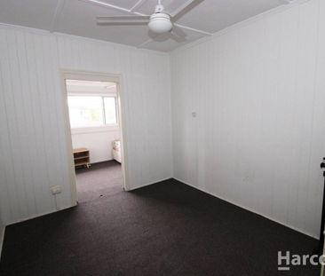 Charming 3-Bedroom Home in Prime Millbank Location - Photo 5