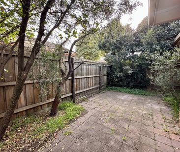 SINGLE LEVEL VILLA | FLARE REAL ESTATE - Photo 2