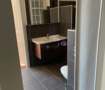 A LOUER DANS UN IMMEUBLE ANCIEN DE LA VIEILLE VILLE, - Photo 1