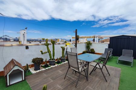 PENTHOUSE RENTAL, 2 BEDROOMS AND 1 BATHROOM - Photo 2