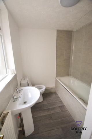 67b Albert Road, Carrickfergus, BT38 8AD - Photo 3