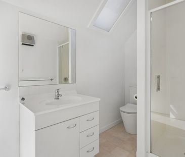 Mid Century Modern Townhouse - Merivale - Photo 4