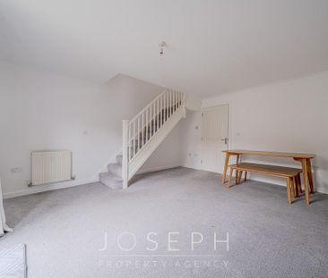2 bedroom terraced house to rent - Photo 2