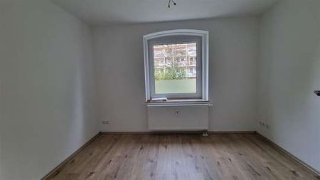 ***NEU renoviert-Wohnen in Super Lage 4 - Raum Wohnung mit Balkon! *** - Foto 3