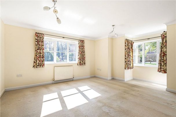 Nestled within a small cul-de-sac of just a handful of homes, this four-bedroom detached residence offers spacious and versatile living accommodation with two reception rooms. Complimented by double garage and gardens. - Photo 1