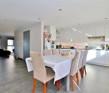 Ruime woning met 3 slaapkamers & tuin - Foto 3