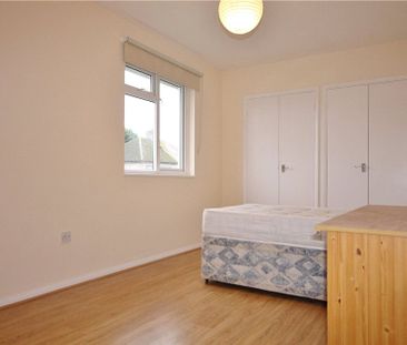 Ashwood Road, Englefield Green, Egham, Surrey, TW20 0SY - Photo 5