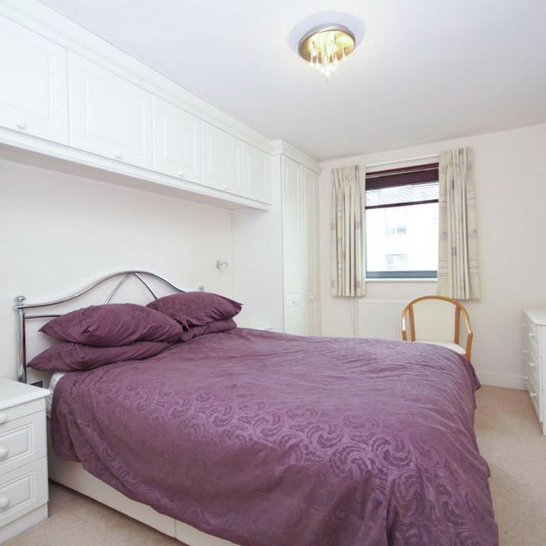 A 2 Bedroom Flat in Imperial Lane GL50 1PR - Photo 1