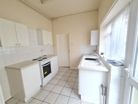 2 Bedroom Flat - Photo 4