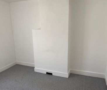 2 bedroom end of terrace house to rent - Photo 1