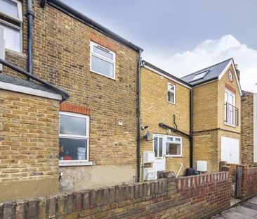 3 bedroom maisonette to rent - Photo 6