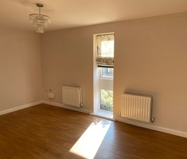 Spitfire Road, Upper Cambourne, Cambridge - Photo 3