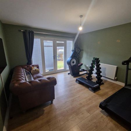 6 bedroom detached house to rent - Photo 3