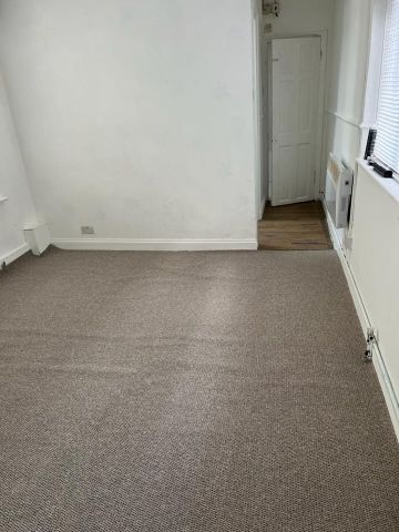 Studio Flat, Carlisle Road, BN3 - Photo 5