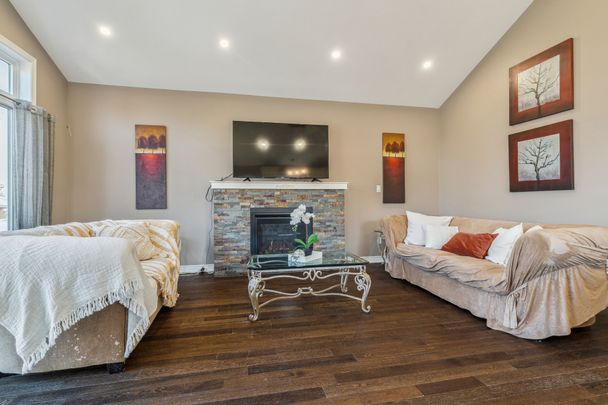 For Lease - 71 Locheed Drive, Hamilton, Ontario - Photo 1