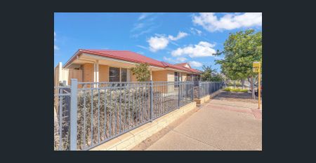 Room For The Whole Family! - Photo 2