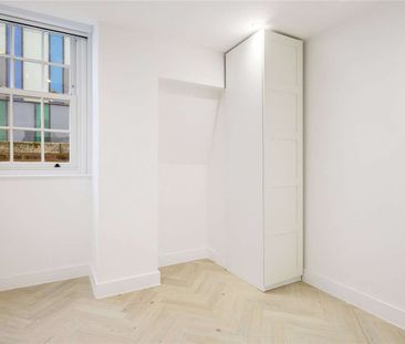 A newly refurbished third floor two bedroom flat. - Photo 5