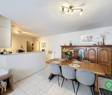 Appartement met 2 slaapkamers en ondergrondse garage. - Photo 2