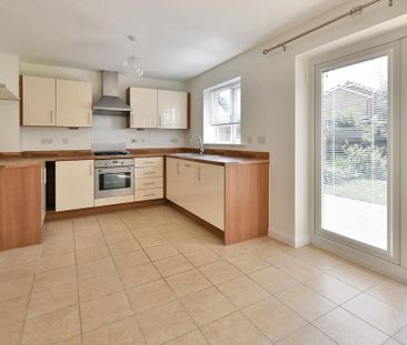 4 bedroom detached house to rent - Photo 5
