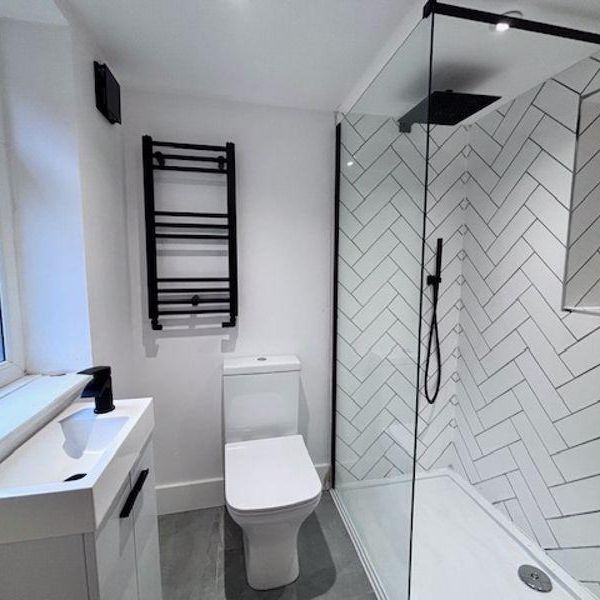 3 bedroom semi-detached house to rent - Photo 1