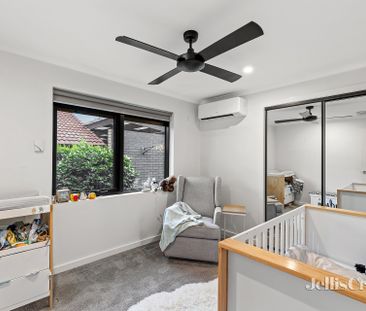 22 Booyan Crescent, Greensborough - Photo 6