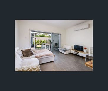 Spacious Unfurnished Home in Sought After Hope Island - Photo 1