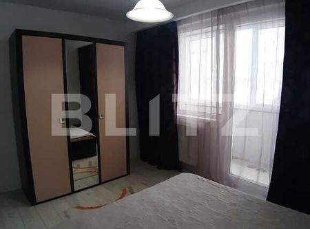 Apartament 3 camere, 65 mp, zona VIVO, loc de parcare - Fotografie 2